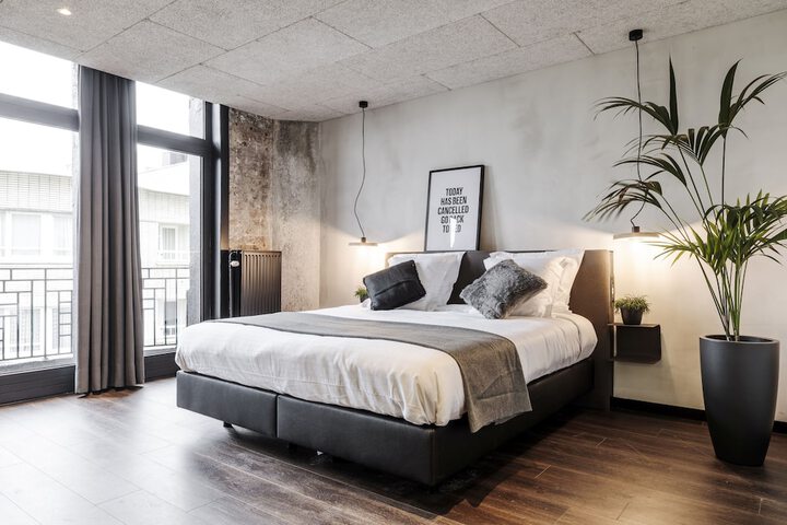 Upstairs Hotel in Ostend