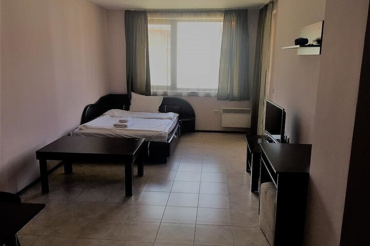Room 6 of 56
