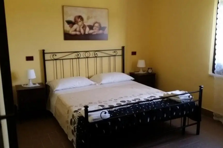 Room 3 of 7