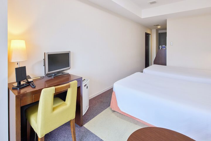 Room 6 of 92