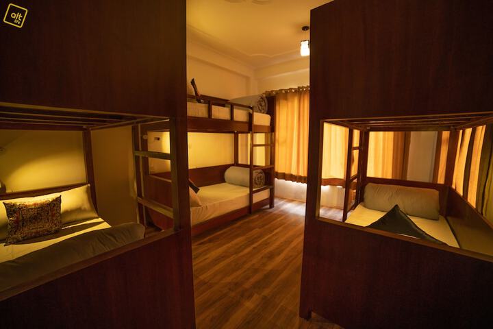 Room 25 of 80