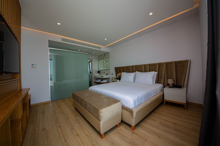 Room 8 of 47