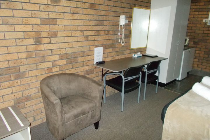 Room 4 of 41