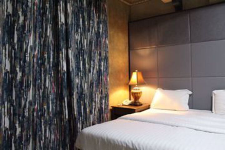 Room 15 of 49
