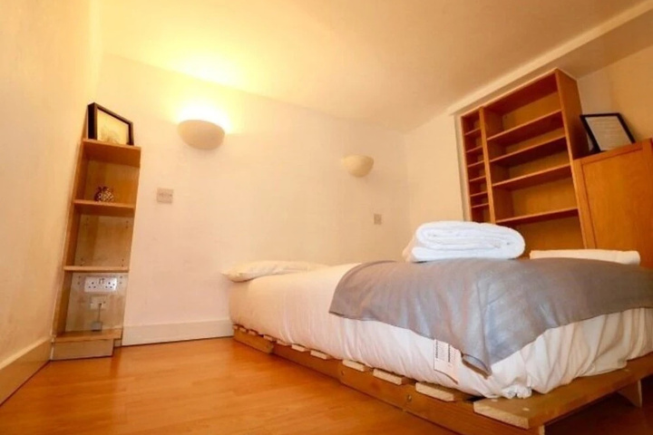 HFS Studio Next To Hydepark L16