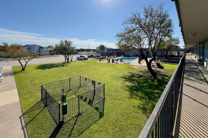 Pet-friendly amenities