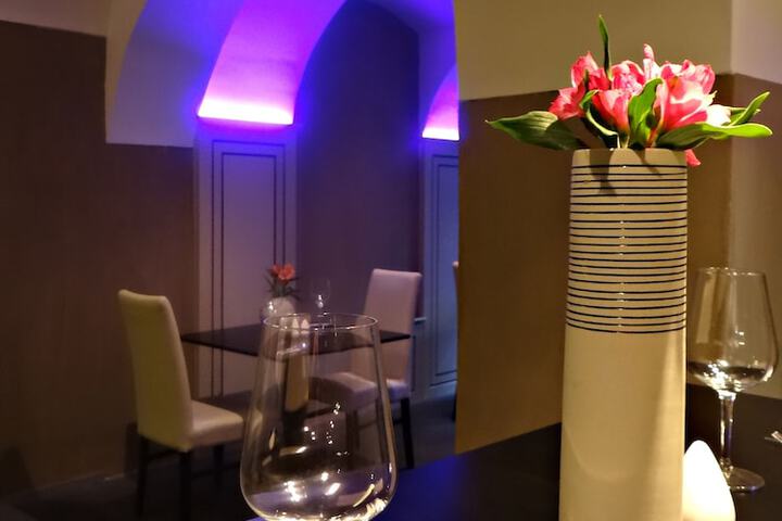 Lounge 47 of 57