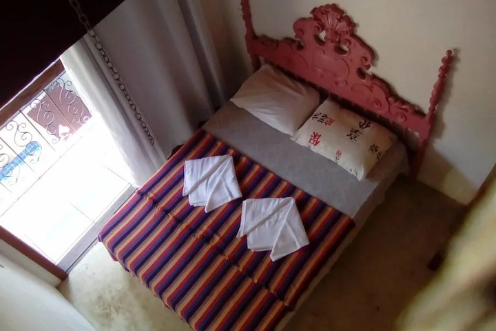 Room 2 of 14