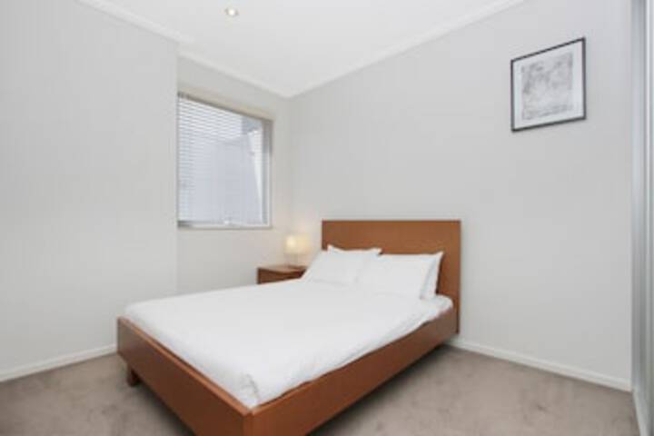 Room 4 of 255
