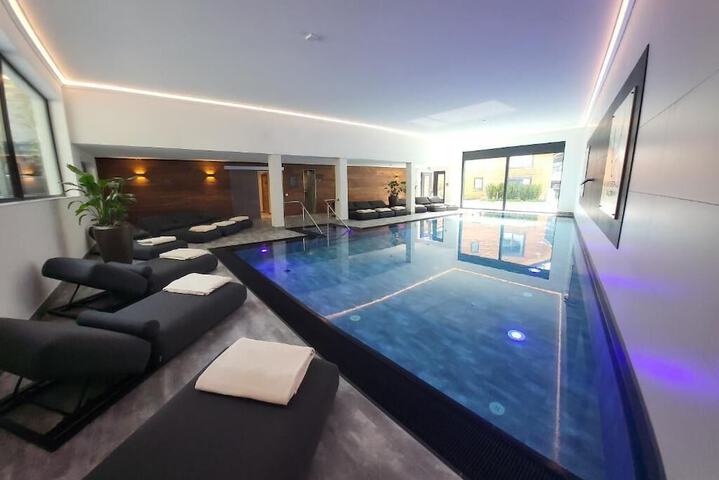 Pool 9 of 10