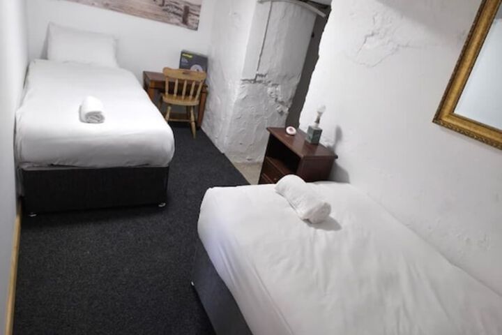 Room 65 of 108