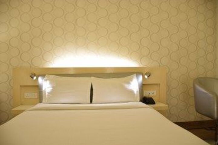 Room 8 of 22