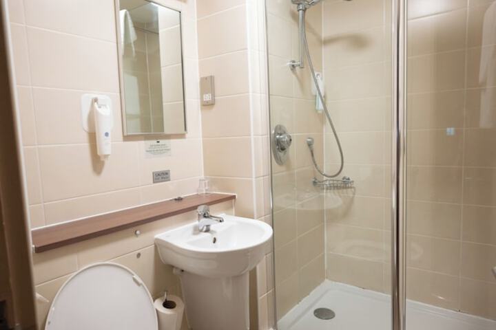 Room 15 of 25