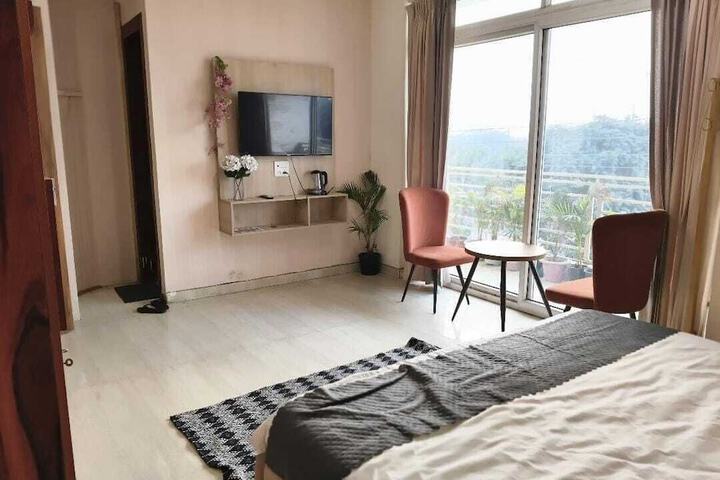 Room 11 of 21
