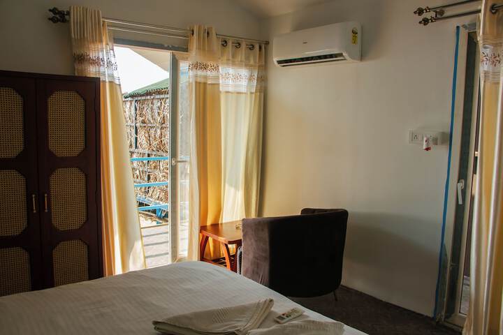 Room 13 of 60