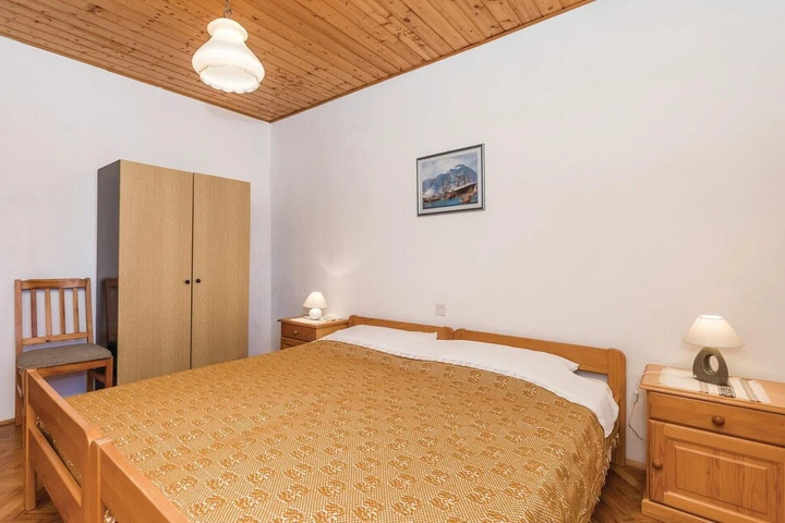Room 5 of 21
