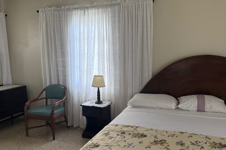 Room 10 of 36
