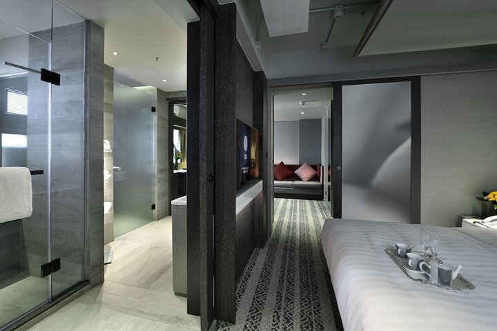 Room 13 of 70