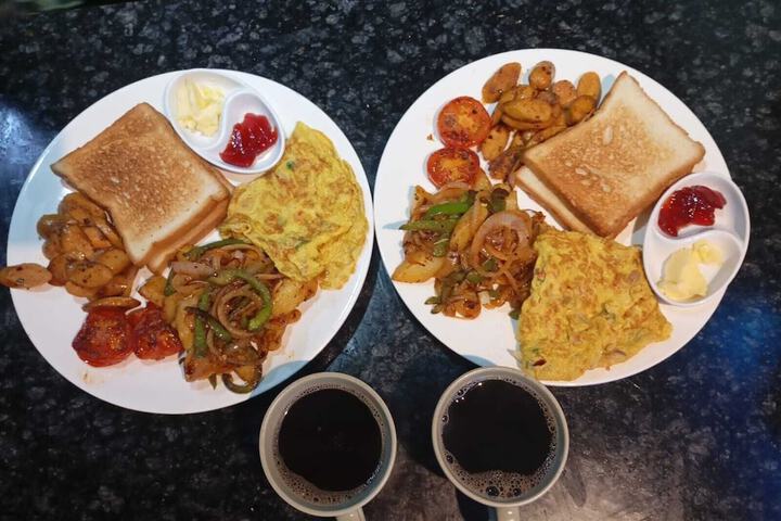 Breakfast/Coffee Service 11 of 19