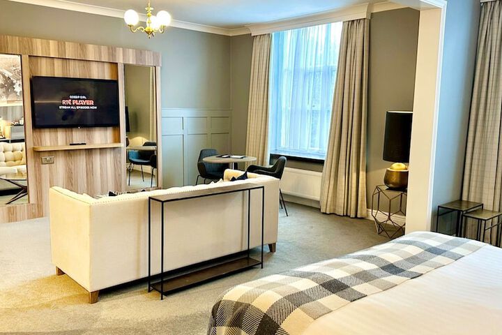 Room 34 of 83