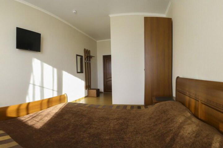 Room 6 of 60