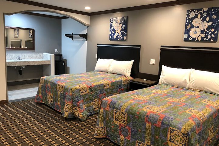 2 Double Beds (4 of 5)