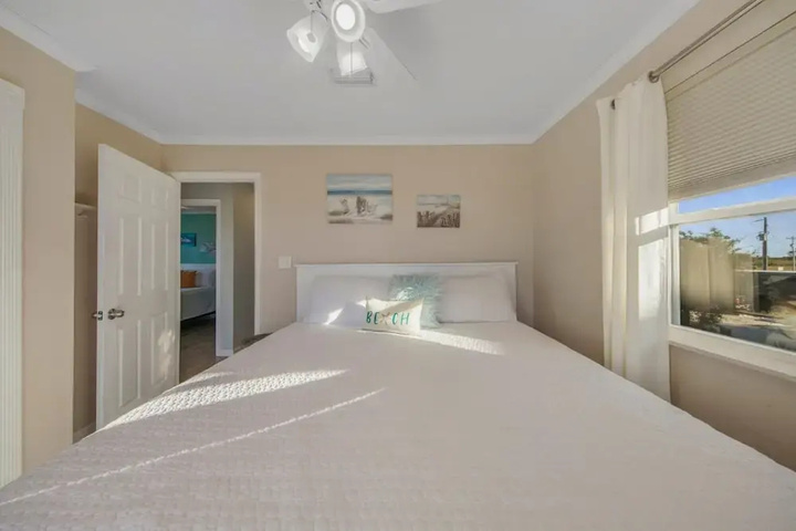 Image of Peaceful House Walking Distance to Sandy Beach