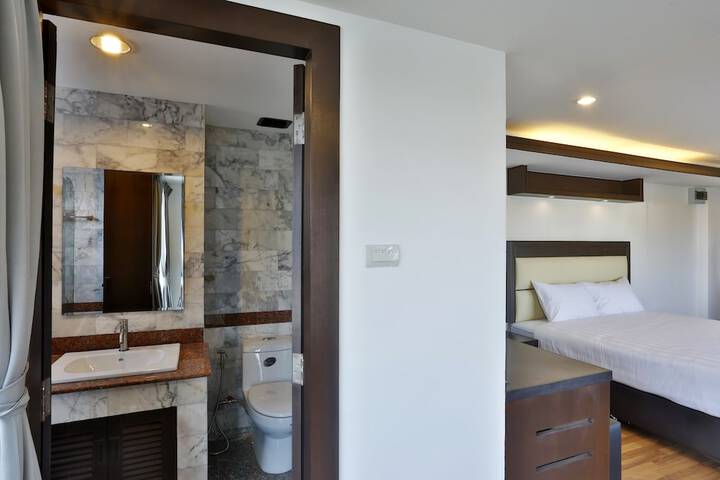 Room 27 of 34