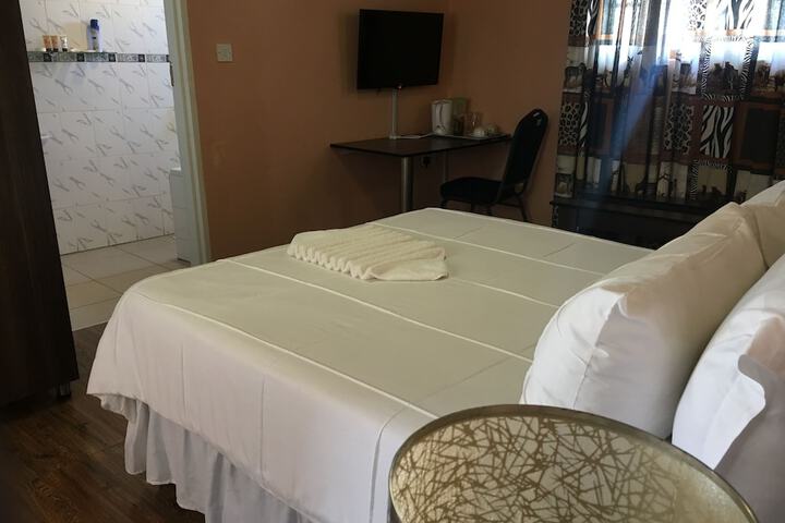 Room 8 of 15