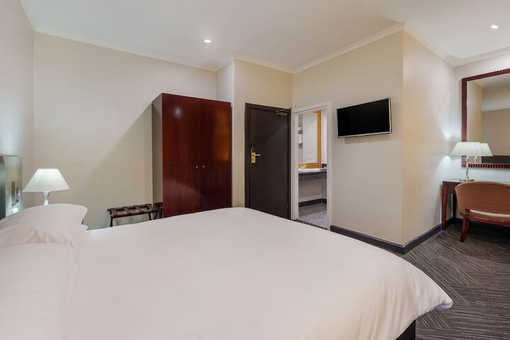 Room 18 of 68