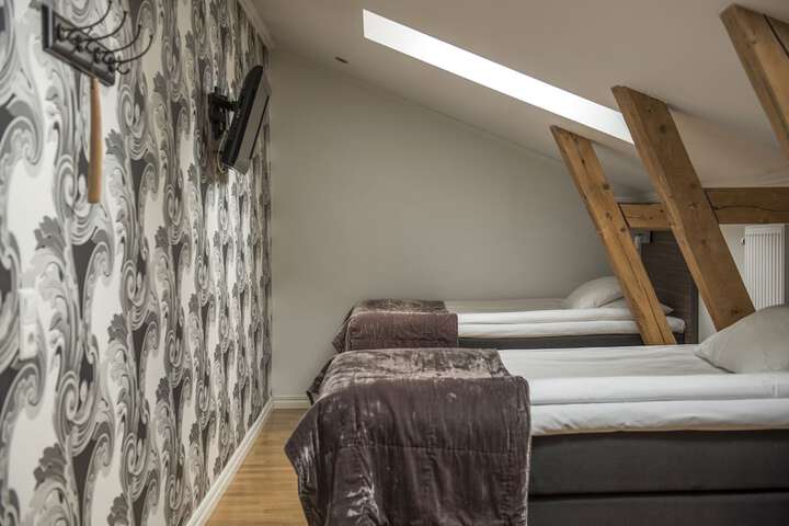 Room 15 of 29