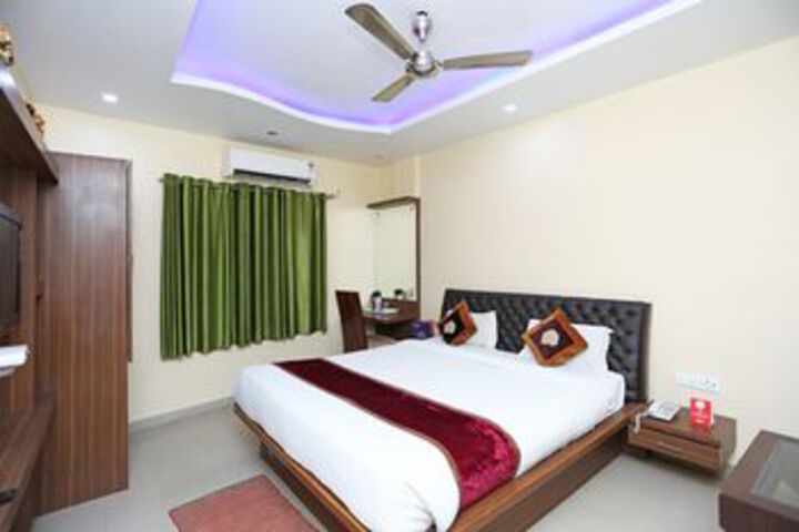 Room 7 of 33