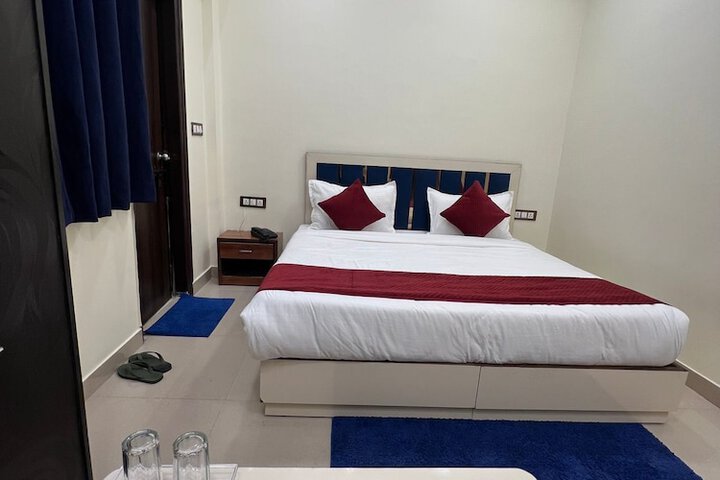 Room 6 of 28