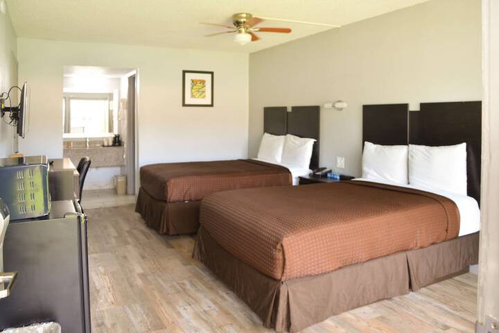 2 Double Beds (22 of 23)