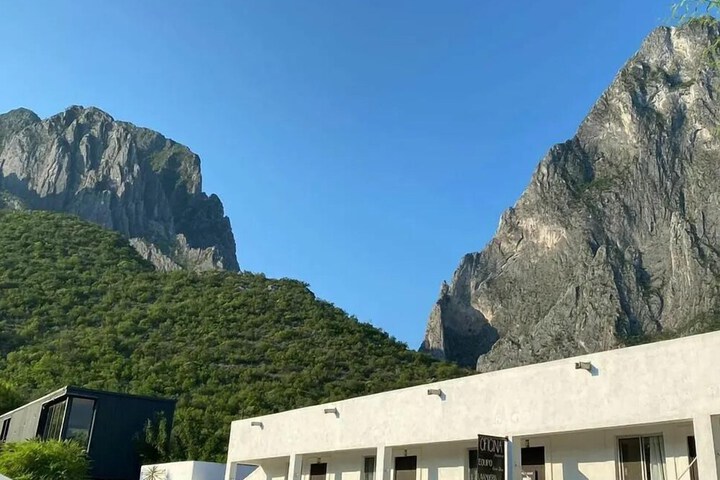 Hotel 98 of 106