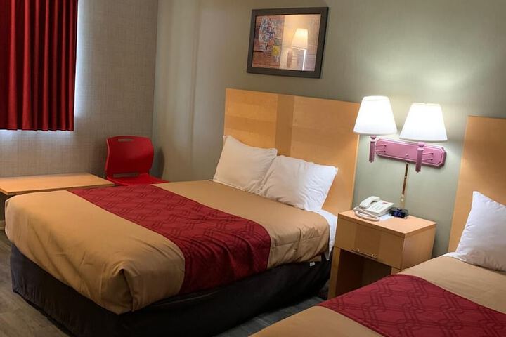 2 Double Beds (3 of 14)