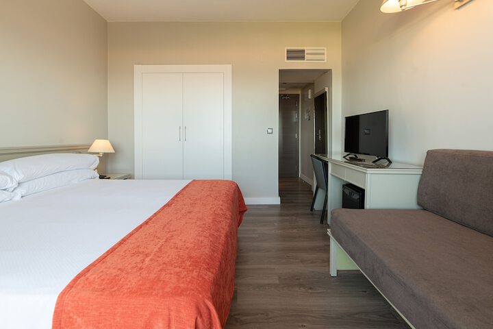 Room 17 of 64