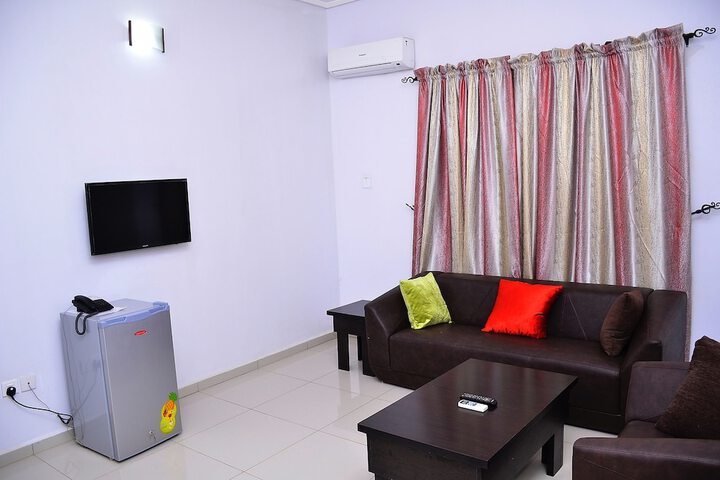 Room 9 of 30