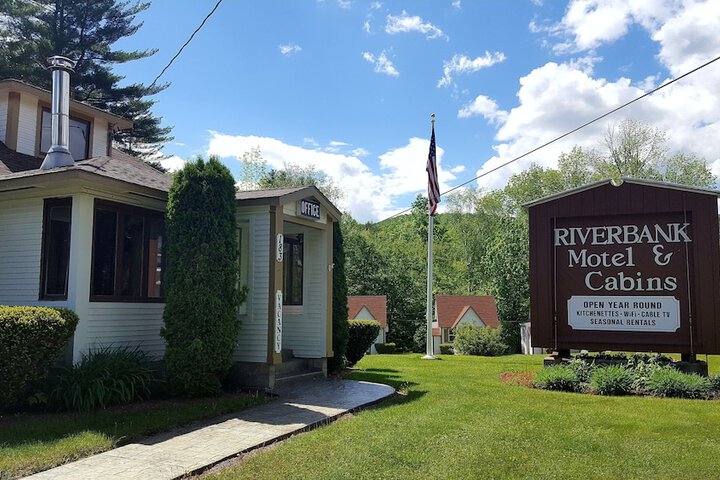 Photo of Riverbank Motel and Cabins