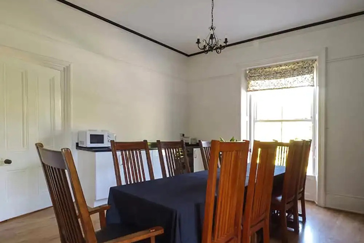 Room 5 of 12