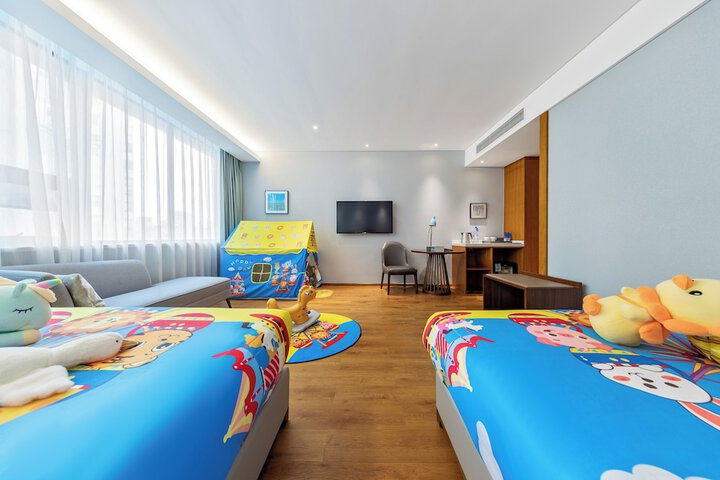 Room 16 of 53