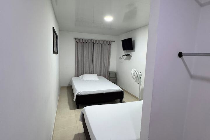 Room 12 of 28