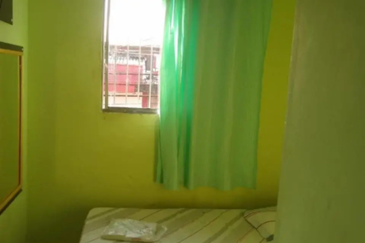 Room 6 of 13
