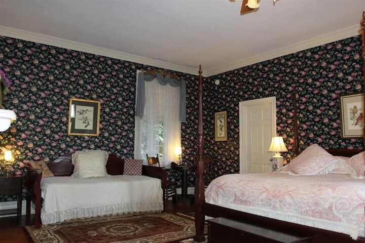 Room 21 of 109