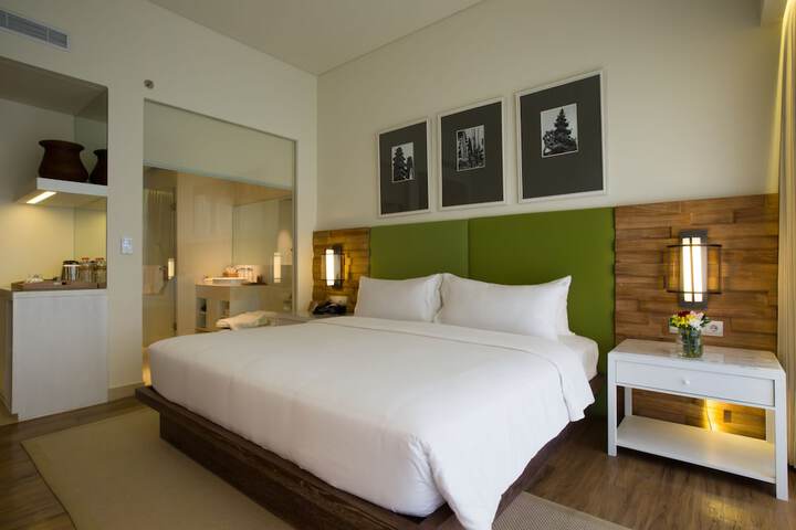 Room 13 of 83