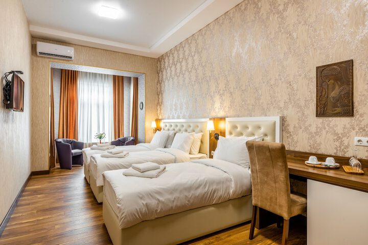 Room 16 of 52