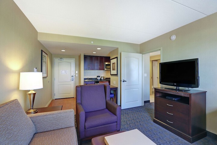 1 King Bed Whirlpool Studio Suite (4 of 22)