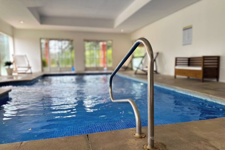 Pool 40 of 106