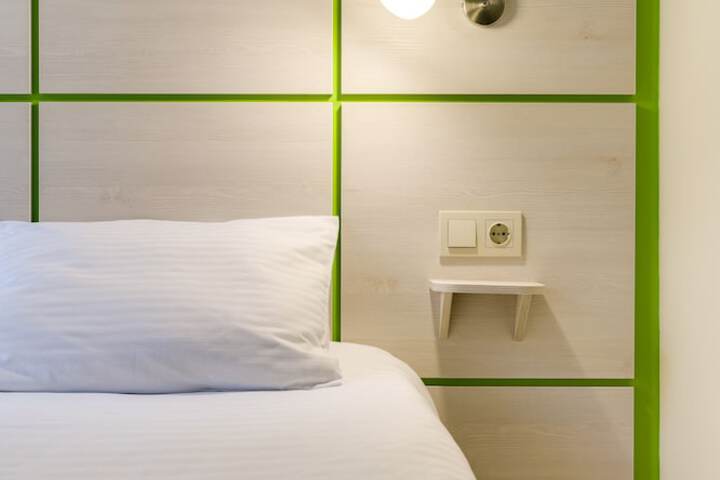 Room 54 of 95