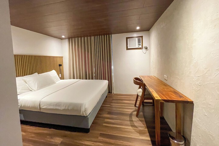 Room 16 of 35